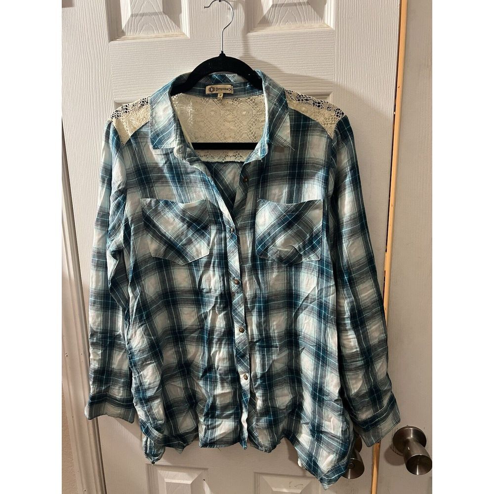 Democracy Ladies Size Medium Plaid‎ Button Down Shirt